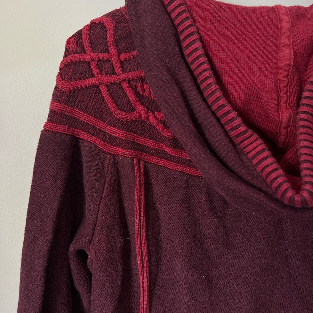 Eddie Bauer Burgundy and Red Knit Hooded Pullover - Picture 3 of 5